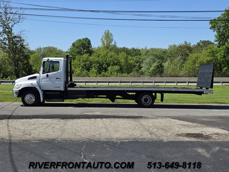 2008 Hino 258 Tow Truck / Equipment Hauler - Photo 7 - Middletown, OH 45042