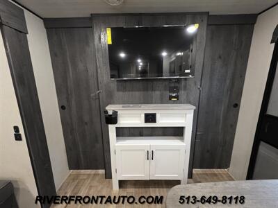 2023 Keystone Hideout 31BRD 36FT - Bunks - Outdoor Kitchen - Photo 21 - Middletown, OH 45042