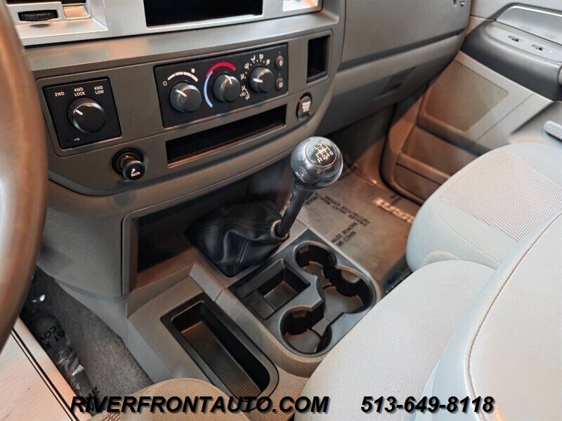 2007 Dodge Ram 3500 4X4 CUMMINS 6 SPEED - Photo 2 - Middletown, OH 45042
