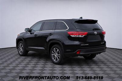 2017 Toyota Highlander XLE AWD 4dr SUV - Photo 7 - Middletown, OH 45042