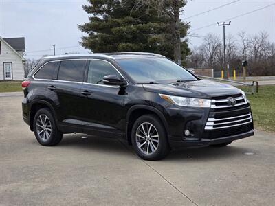 2017 Toyota Highlander XLE AWD 4dr SUV - Photo 1 - Middletown, OH 45042