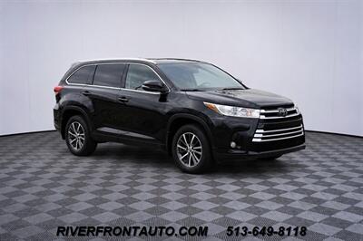 2017 Toyota Highlander XLE AWD 4dr SUV - Photo 9 - Middletown, OH 45042