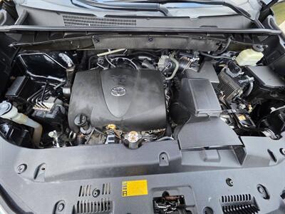 2017 Toyota Highlander XLE AWD 4dr SUV - Photo 29 - Middletown, OH 45042