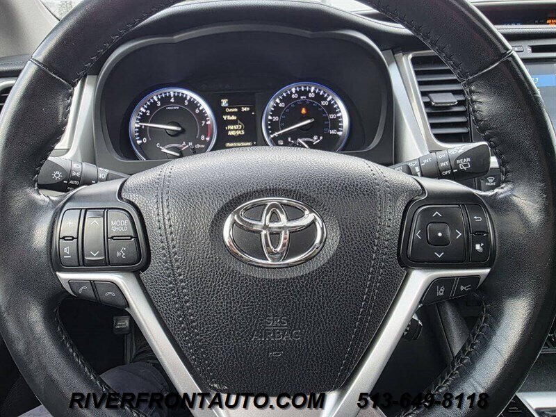 2017 Toyota Highlander XLE AWD 4dr SUV - Photo 14 - Middletown, OH 45042