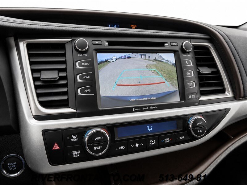 2017 Toyota Highlander XLE AWD 4dr SUV - Photo 16 - Middletown, OH 45042