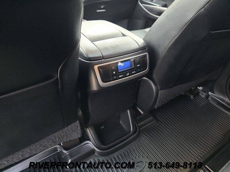 2017 Toyota Highlander XLE AWD 4dr SUV - Photo 25 - Middletown, OH 45042