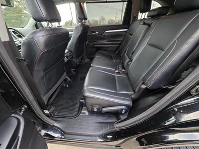 2017 Toyota Highlander XLE AWD 4dr SUV - Photo 17 - Middletown, OH 45042