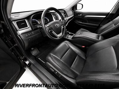 2017 Toyota Highlander XLE AWD 4dr SUV - Photo 3 - Middletown, OH 45042