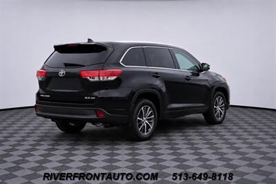 2017 Toyota Highlander XLE AWD 4dr SUV - Photo 2 - Middletown, OH 45042
