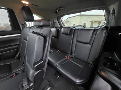 2017 Toyota Highlander XLE AWD 4dr SUV - Photo 18 - Middletown, OH 45042