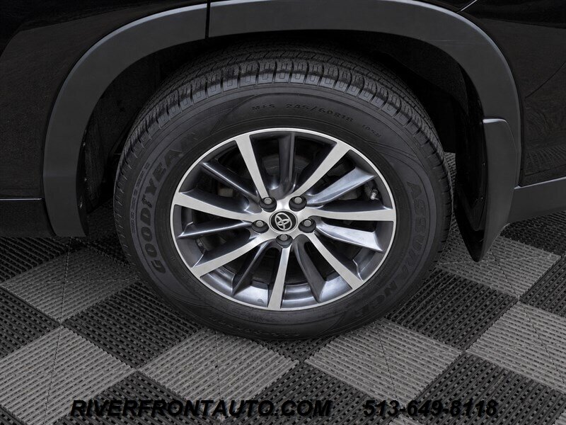 2017 Toyota Highlander XLE AWD 4dr SUV - Photo 30 - Middletown, OH 45042