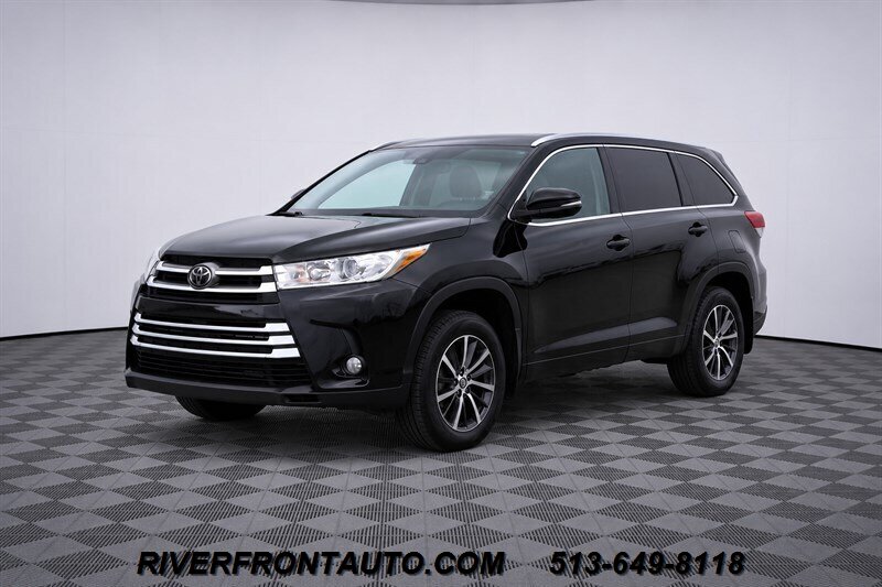 2017 Toyota Highlander XLE AWD 4dr SUV  