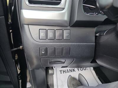 2017 Toyota Highlander XLE AWD 4dr SUV - Photo 12 - Middletown, OH 45042