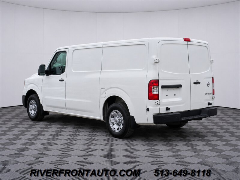 2018 Nissan NV 1500 SV 3dr Cargo Van - Photo 3 - Middletown, OH 45042