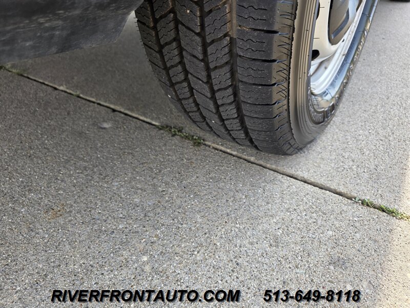 2019 Ford Transit T150 Cargo Van - Photo 18 - Middletown, OH 45042