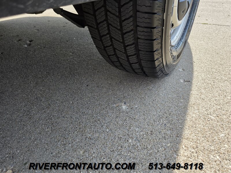 2019 Ford Transit T150 Cargo Van - Photo 19 - Middletown, OH 45042