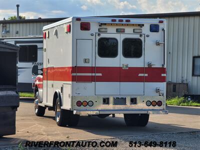 2001 Ford F-350 4X4 7.3L Powerstroke Ambulance   - Photo 2 - Middletown, OH 45042