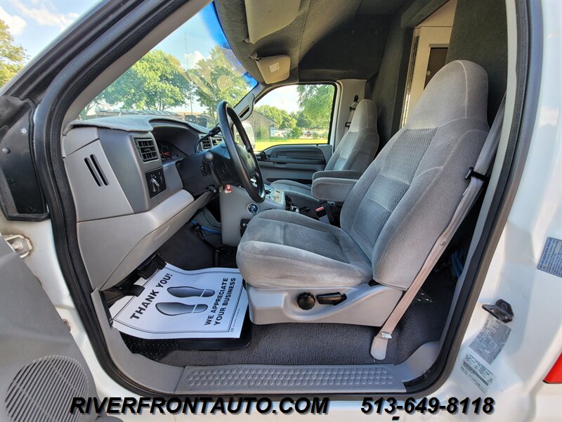 2001 Ford F-350 - Photo 13