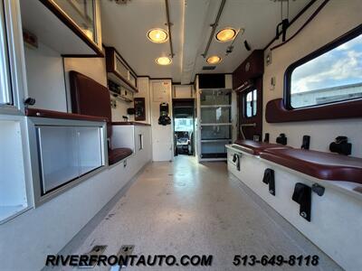 2001 Ford F-350 4X4 7.3L Powerstroke Ambulance   - Photo 6 - Middletown, OH 45042