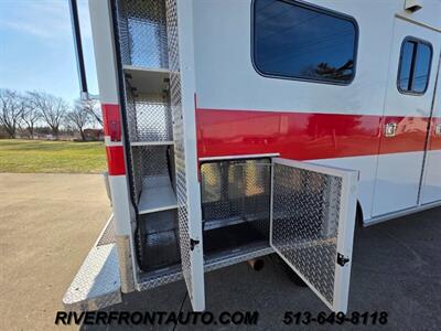 2001 Ford F-350 4X4 7.3L Powerstroke Ambulance   - Photo 25 - Middletown, OH 45042