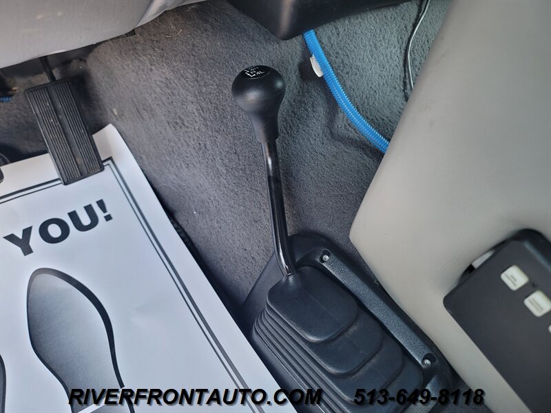 2001 Ford F-350 - Photo 14