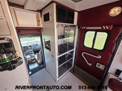 2001 Ford F-350 4X4 7.3L Powerstroke Ambulance   - Photo 22 - Middletown, OH 45042