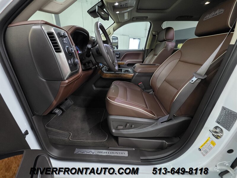 2018 Chevrolet Silverado 3500 High Country Duramax 4x4 - Photo 13 - Middletown, OH 45042