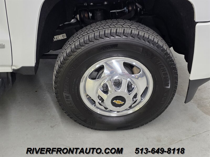 2018 Chevrolet Silverado 3500 High Country Duramax 4x4 - Photo 26 - Middletown, OH 45042