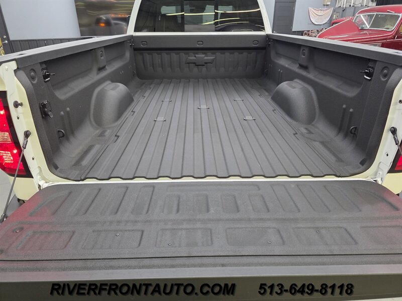 2018 Chevrolet Silverado 3500 High Country Duramax 4x4 - Photo 7 - Middletown, OH 45042