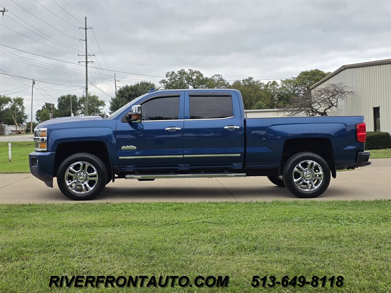 2017 Chevrolet Silverado 2500 High Country Duramax 4x4 - Photo 5 - Middletown, OH 45042