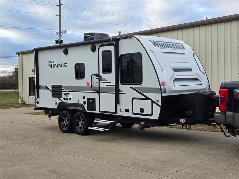 2022 Winnebago Micro Minnie 1800BH   - Photo 1 - Middletown, OH 45042