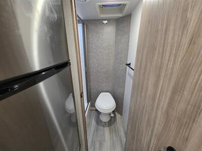 2022 Winnebago Micro Minnie 1800BH   - Photo 15 - Middletown, OH 45042