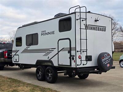 2022 Winnebago Micro Minnie 1800BH   - Photo 2 - Middletown, OH 45042