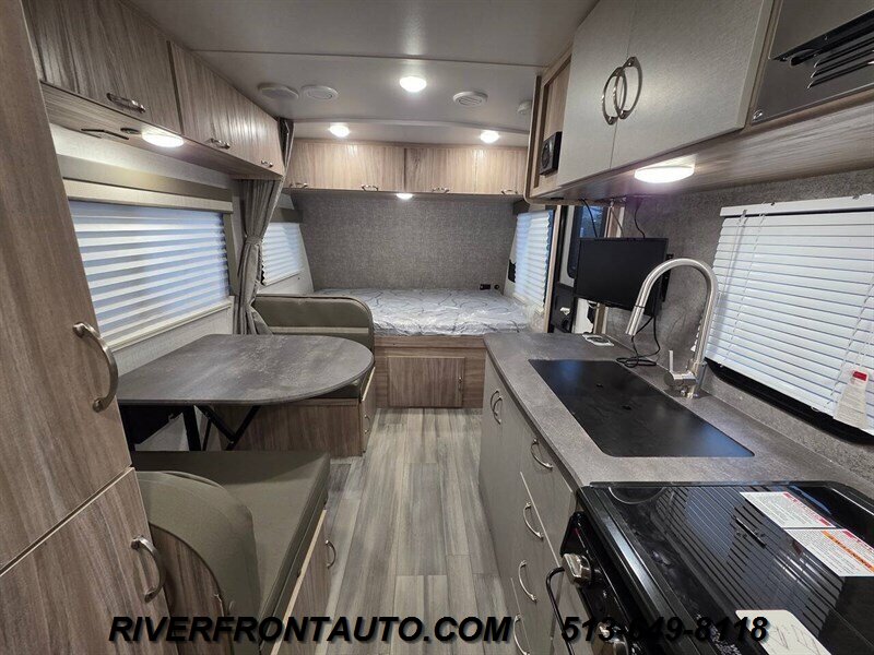 2022 Winnebago Micro Minnie 1800BH - Photo 3 - Middletown, OH 45042