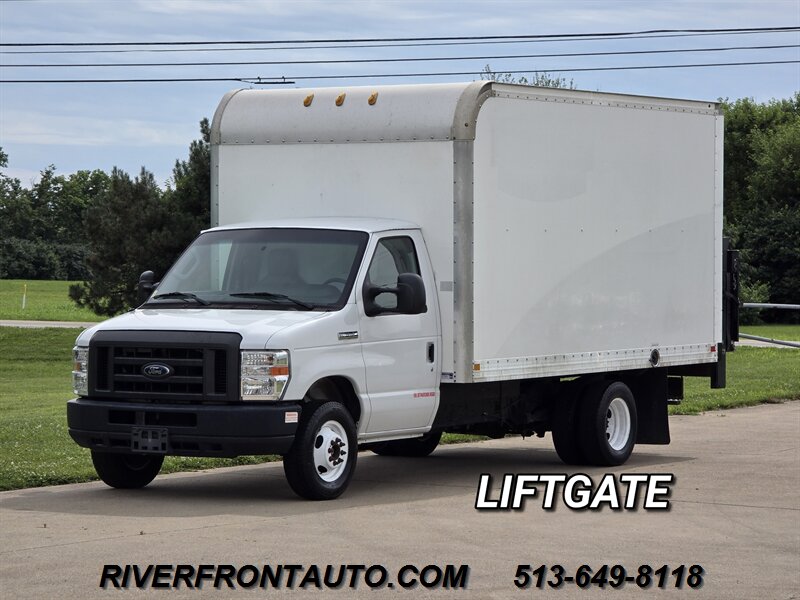 2019 Ford E-Series Chassis E-350 SD Box Truck Liftgate   - Photo 1 - Middletown, OH 45042