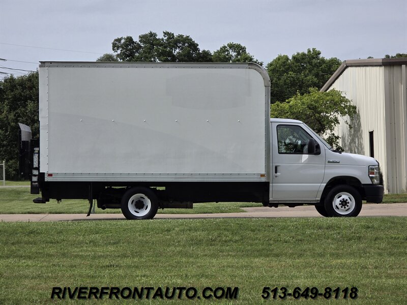 2019 Ford E-Series Chassis E-350 SD Box Truck Liftgate - Photo 5 - Middletown, OH 45042