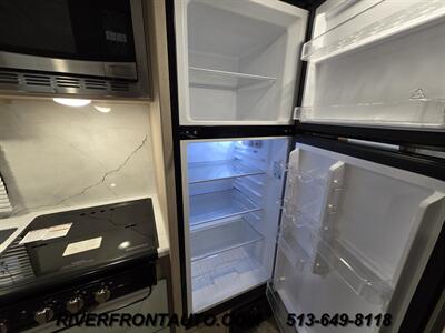 2023 Winnebago Micro Minnie 2108DS   - Photo 16 - Middletown, OH 45042