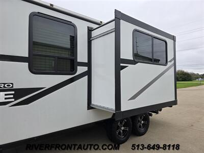 2023 Winnebago Micro Minnie 2108DS   - Photo 8 - Middletown, OH 45042