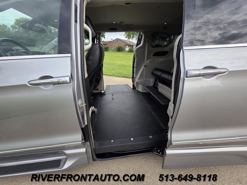 2019 Chrysler Pacifica Touring L Mobility Van - Photo 27 - Middletown, OH 45042