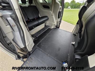 2019 Chrysler Pacifica Touring L Mobility Van - Photo 21 - Middletown, OH 45042