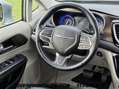 2019 Chrysler Pacifica Touring L Mobility Van - Photo 23 - Middletown, OH 45042
