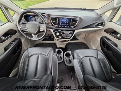 2019 Chrysler Pacifica Touring L Mobility Van - Photo 10 - Middletown, OH 45042