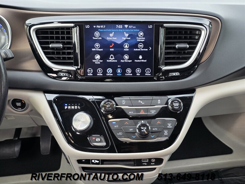2019 Chrysler Pacifica Touring L Mobility Van - Photo 12 - Middletown, OH 45042