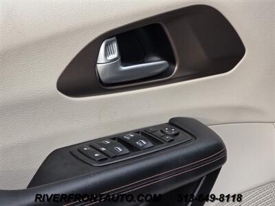 2019 Chrysler Pacifica Touring L Mobility Van - Photo 22 - Middletown, OH 45042