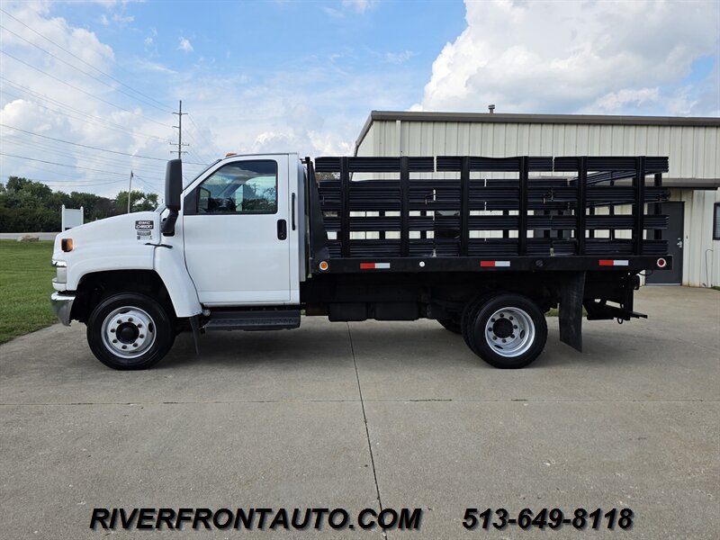 2004 GMC TopKick C4500 Duramax Diesel - Photo 2 - Middletown, OH 45042