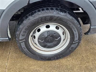 2017 Ford Transit 250 3dr SWB Medium Roof Cargo Van w/Sliding Passen   - Photo 22 - Middletown, OH 45042