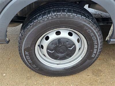 2017 Ford Transit 250 3dr SWB Medium Roof Cargo Van w/Sliding Passen   - Photo 21 - Middletown, OH 45042