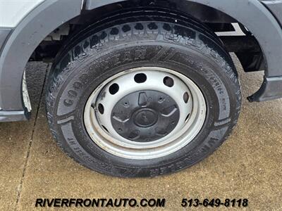 2017 Ford Transit 250 3dr SWB Medium Roof Cargo Van w/Sliding Passen   - Photo 22 - Middletown, OH 45042