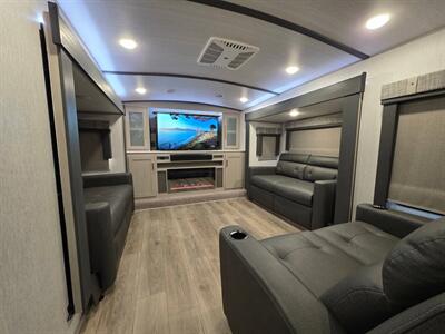 2024 Forest River Heritage Glen Hyper Lite 36FL   - Photo 3 - Middletown, OH 45042