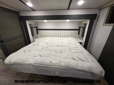 2024 Forest River Heritage Glen Hyper Lite 36FL 44 FEET   - Photo 23 - Middletown, OH 45042